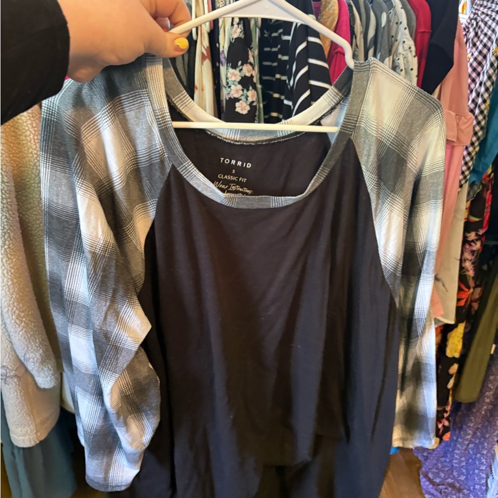 torrid Black Top with Gray Plaid Raglan Sleeves
